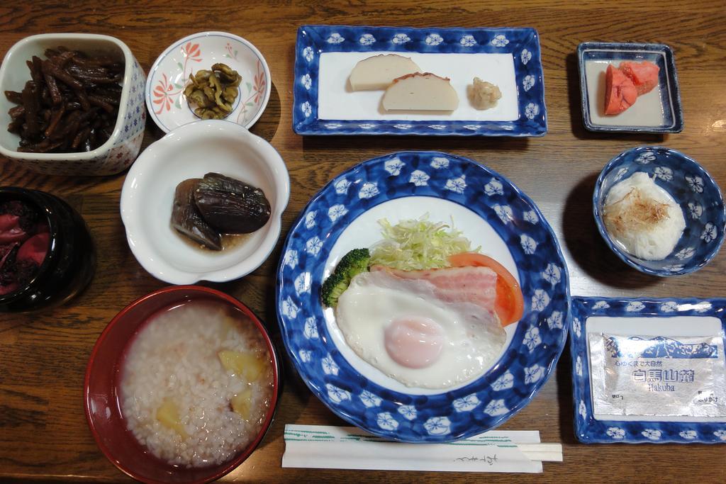 Hakuba Glad Inn Ebisuya Exterior photo