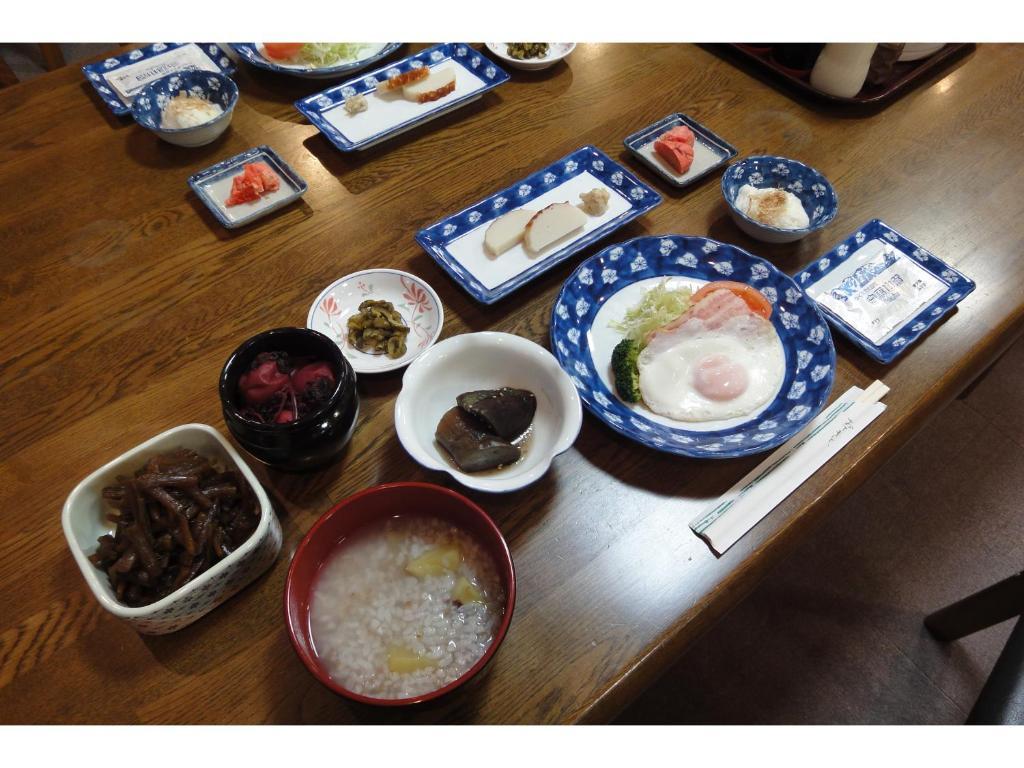 Hakuba Glad Inn Ebisuya Exterior photo