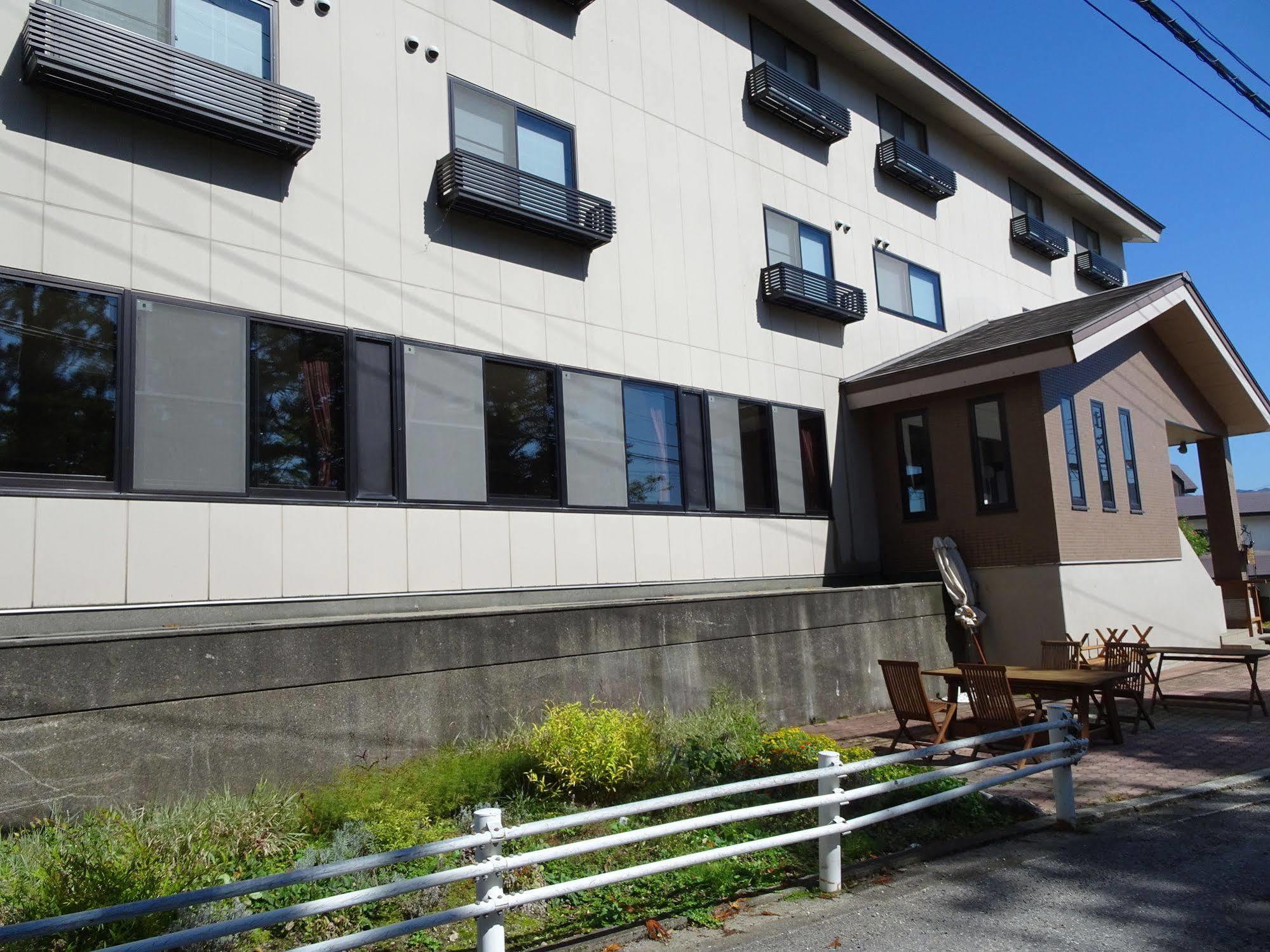 Hakuba Glad Inn Ebisuya Exterior photo